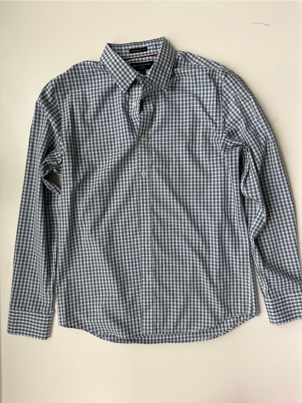 Banana Republic Non-Iron Untucked Fit Plaid Button-Down Shirt – Men's Medium